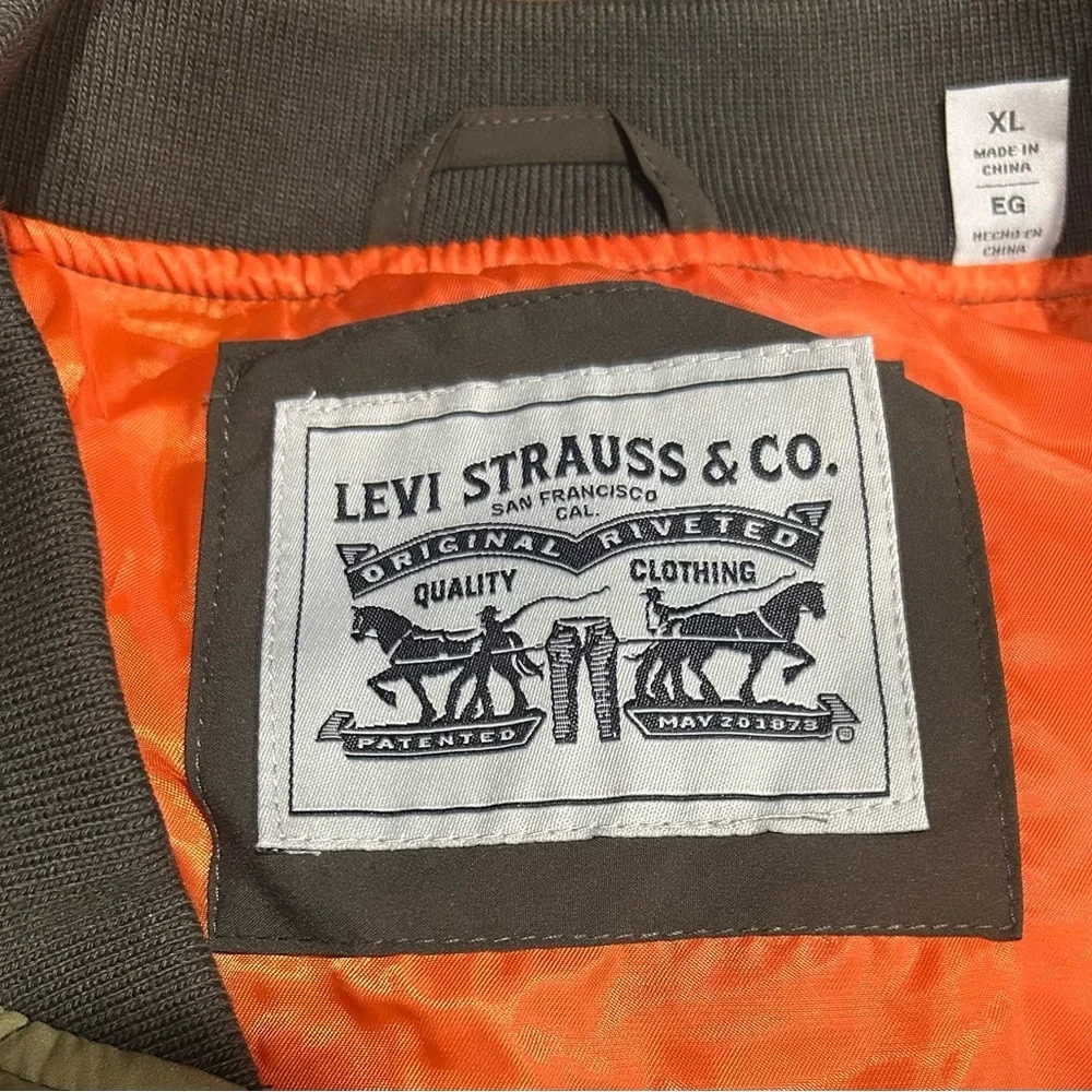 NWT Levi's SZ XL brown/green/taupe multicolored quilted bomber jacket/chest 50”